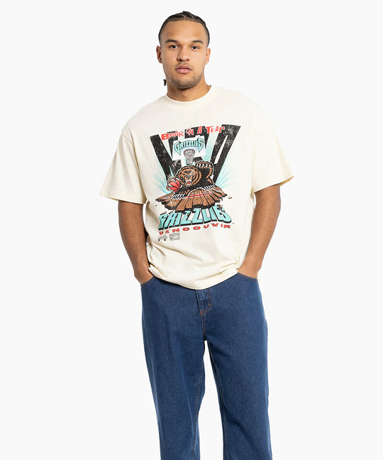 Mitchell & Ness Vancouver Grizzlies Bear On Tear Tee (Cream)