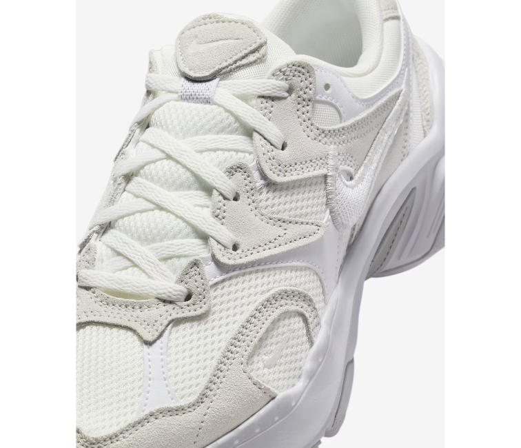 snake nike roshe orange and gray green eyes pink